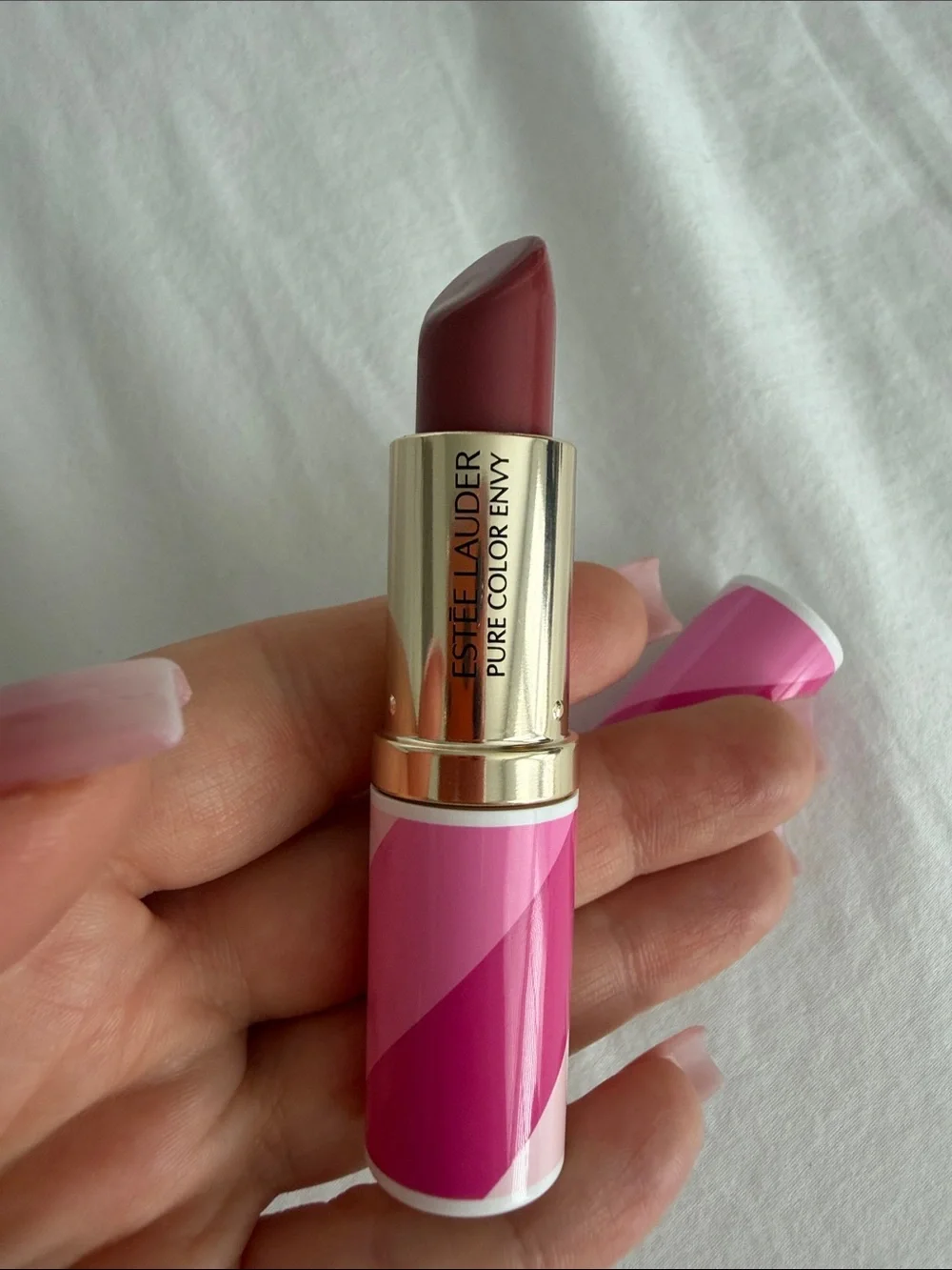 Estée Lauder Pure Color Envy Lipstick — 💄 Irresistible 440